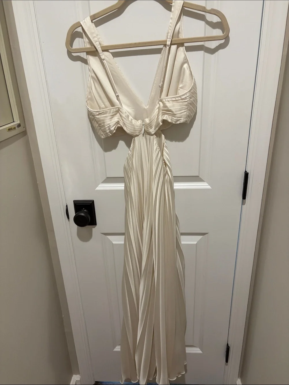 Abercrombie & Fitch Cream Pleated V-Neck Maxi Dress